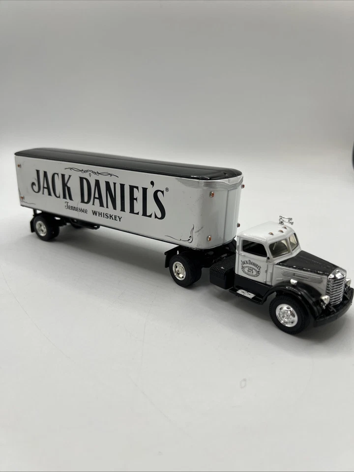 Matchbox 1948 Jack Daniel’s Diamond T Artic Box Tractor Trailer Truck - Image 2 of 4