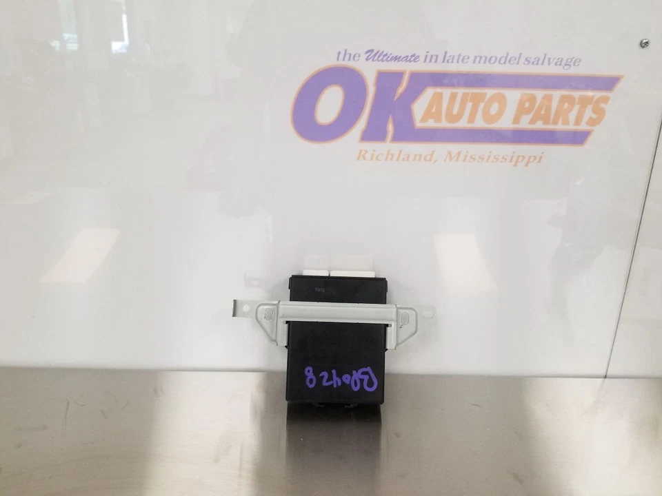 Toyota 4runner SR5 2008 módulo de control multiplex montado en puerta levadiza 8922235010 Foto 4 de 4