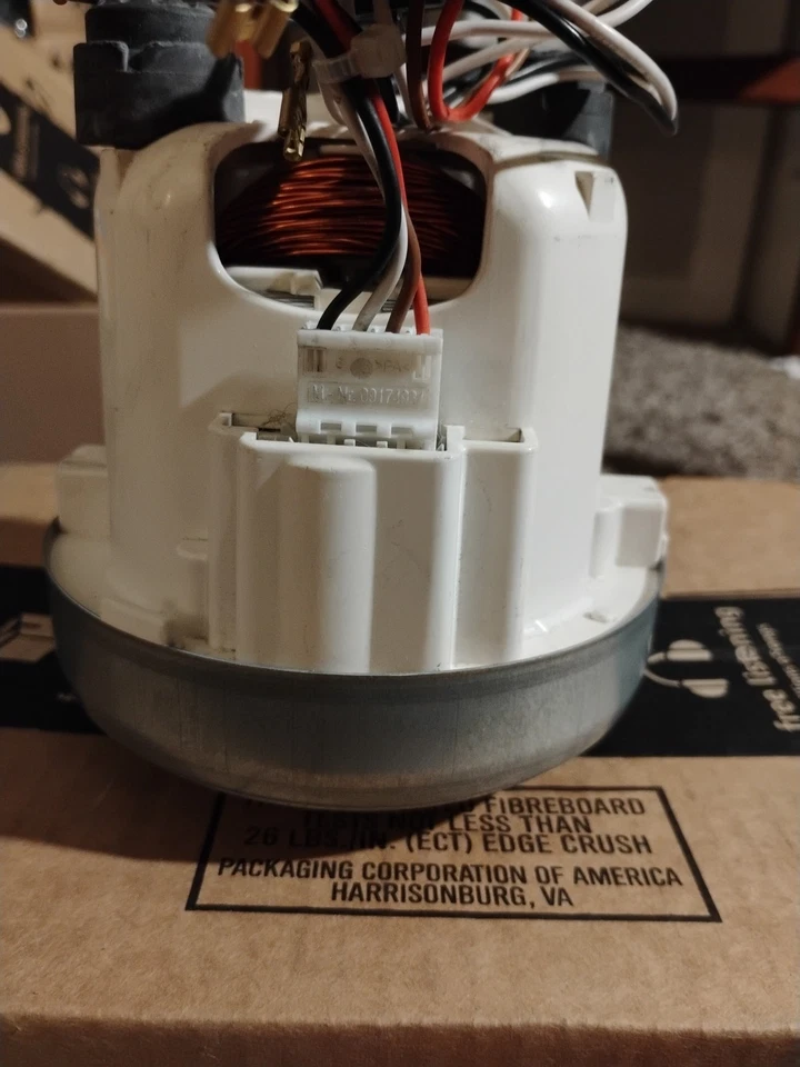 Miele C1 Motor, MRG 134/81-42/2, #07022163, W/ Wiring Harness, Used, Tested, 👍 - Image 3 of 4