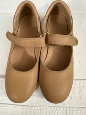 PAIR OF LINODES EASY STRAP TAP SHOES IN A CARAMEL/ BEIGE COLOR SIZE 13C