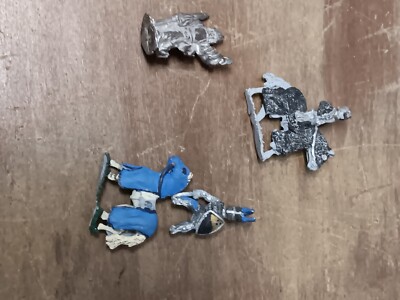 4 Small Lead Figures SEE PICS