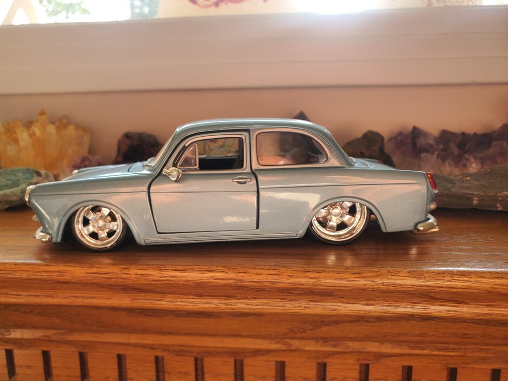 maisto 1/24 diecast cars Volkswagen 1600