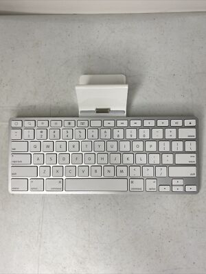 Apple iPad Keyboard (30-pin) A1359 for iPad 1st 2nd 3rd Generation