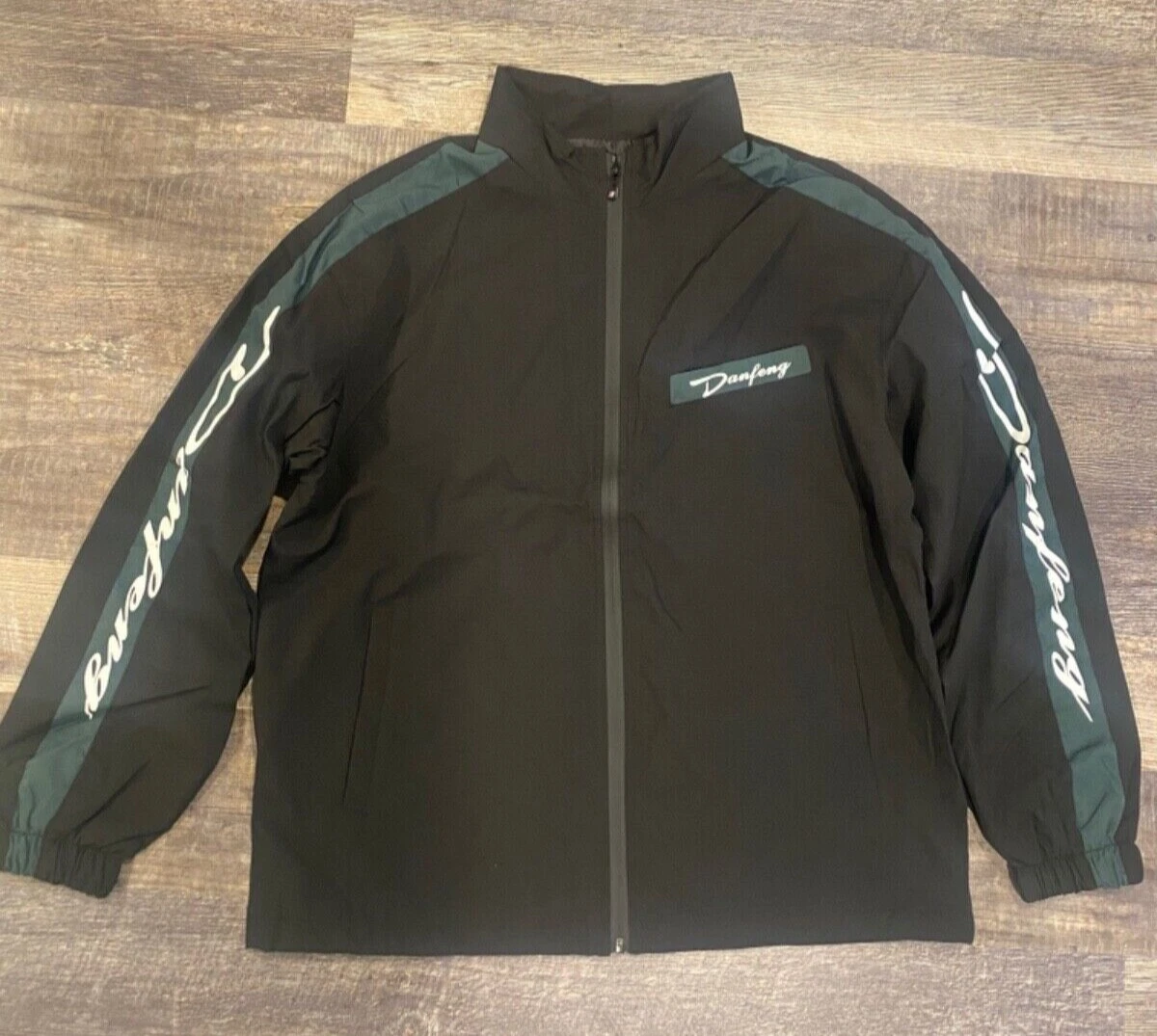 casual loose and comfy windbreaker men small