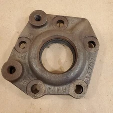 Jaguar XJ6 S2 S3 Rear Differential Axle Shaft Bearing Housing RH Pr C4HU