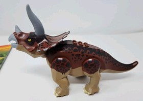 LEGO Dino 5885 Triceratops Trapper - 99% Complete - w Dinosaur + Minifigures
