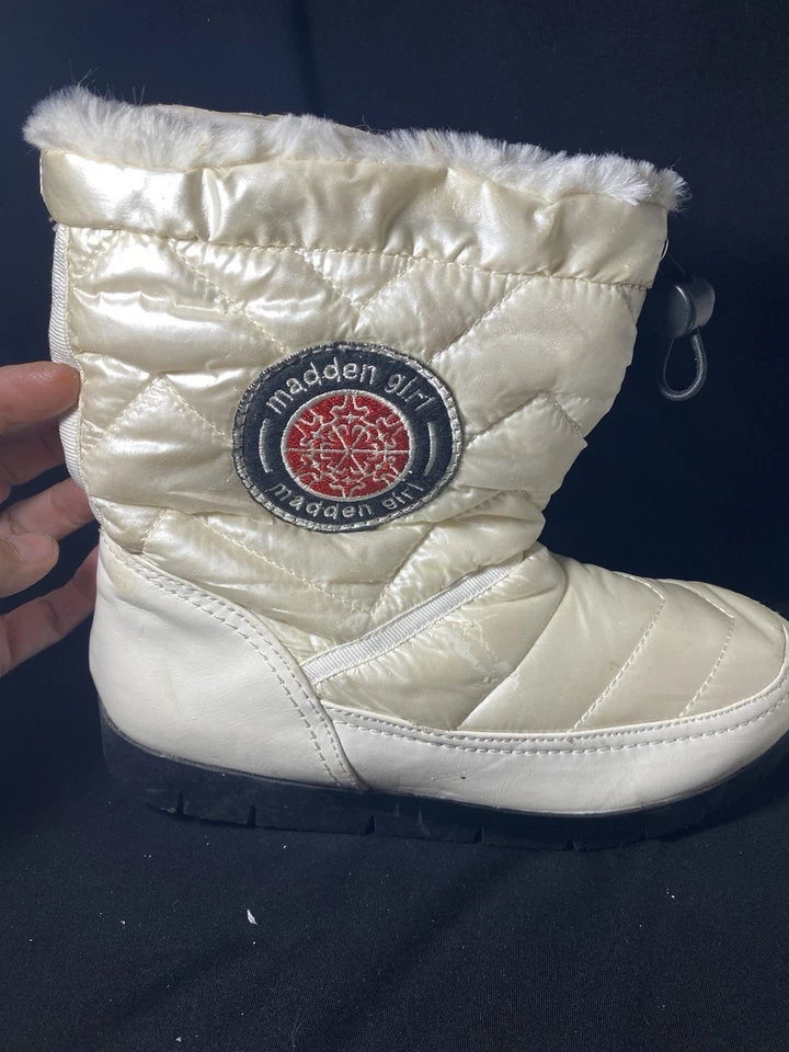 Botas de piel Madden Girl fondo de goma negro talla 9. Súper lindo bien cuidado Foto 4 de 4