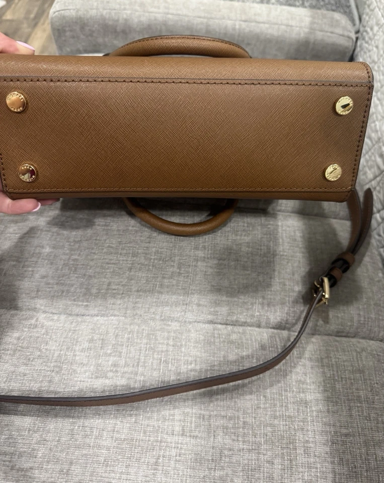 Michael Kors Quinn Taupe Saffiano Leather Satchel Crossbody Handbag NWOT - Image 4 of 4
