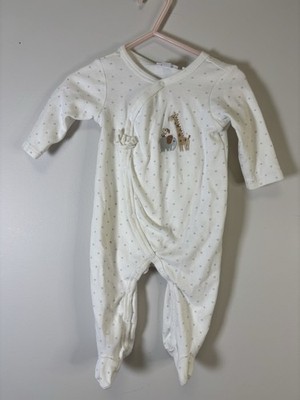 Tres Beau Et Belle white sleepsuit features a charming 3/6 Months With Hat