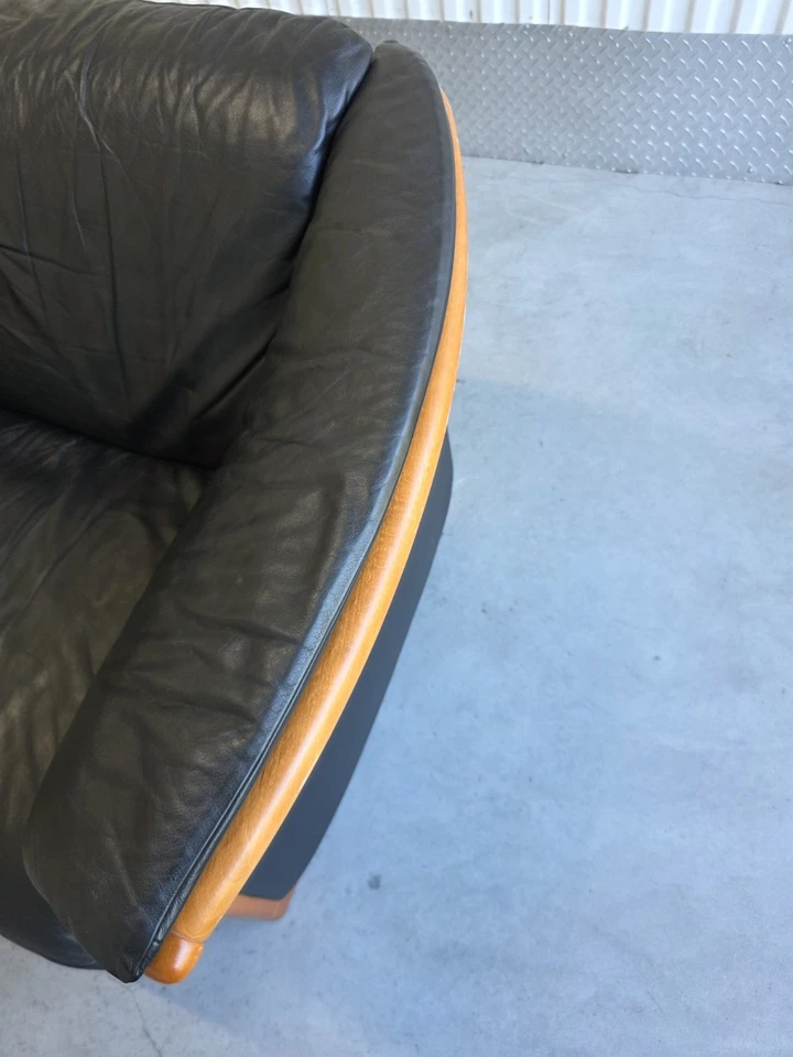 Ekornes Stressless ‘Manhattan’ Leather Loveseat Norway Living Room Furniture - Image 2 of 4
