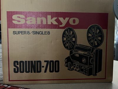 8mm 映写機　Sankyo Sound OMS-850T Super 8 Movie Projector - Sankyo Sound 502 - Projection