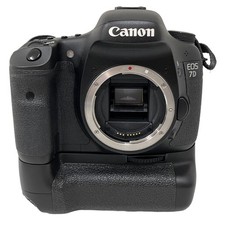 Canon EOS 7D Digital SLR Camera Body DS126251 BG-E7 BattPack Set Canon