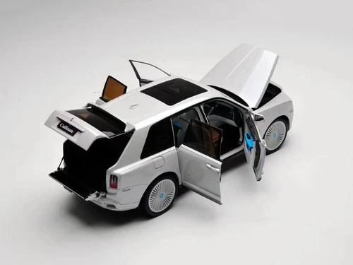 1/18 Rolls Royce Cullinan limited edition white Diecast Fully-opened - Picture 9 of 9
