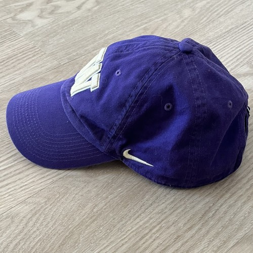 University of Washington Huskies Nike Heritages Dri-Fit Purple Strap Back Hat - Picture 2 of 6