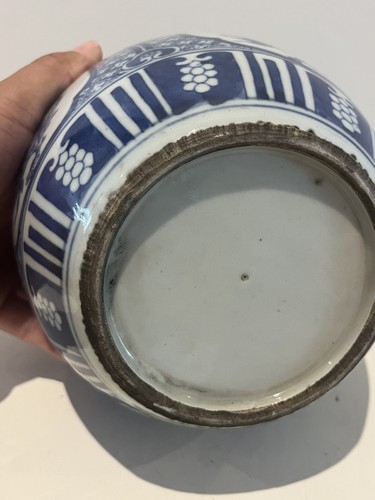 Antique of Chinese Blue and White Porcelain Jar - Picture 6 of 11