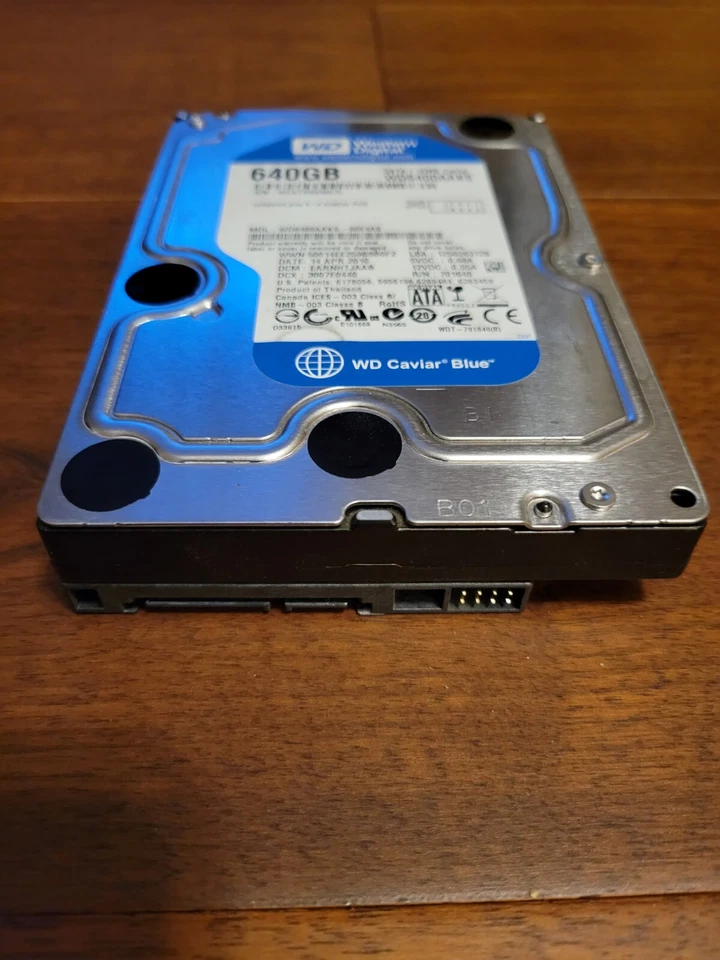 Western Digital Caviar Blue SATA WD6400AAKS-00E4A0 640GB 3.5" Hard Drive - USA - Image 3 of 4