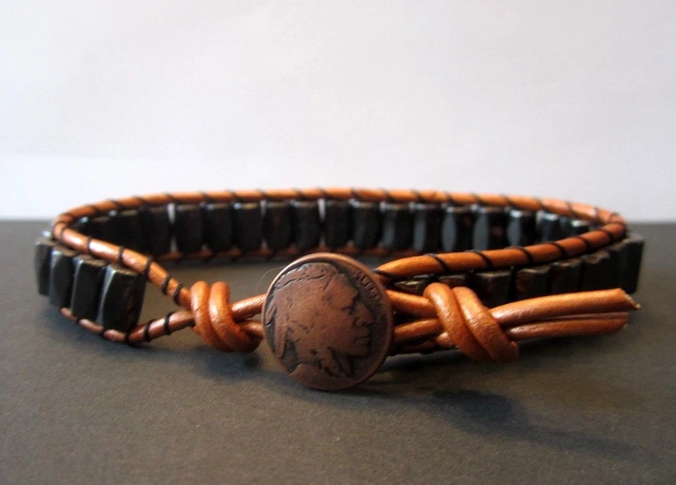 Gran regalo Pulsera de surf magnética negra de cuero cobre para hombre con botón indio Foto 4 de 4