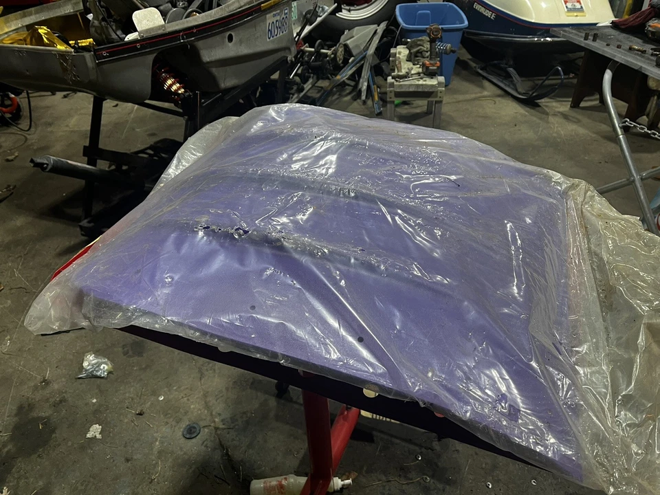 Raro - Hallazgos de granero - NOS 92-96 Yamaha VMAX placa de deslizamiento / bandeja para el vientre. Original. Foto 2 de 4