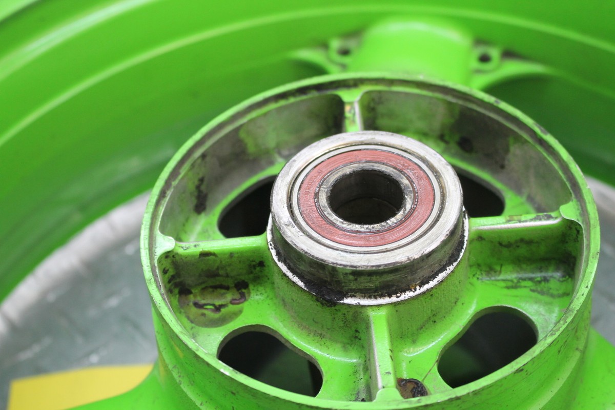 1993 KAWASAKI NINJA ZX7 ZX750L ZX 750 L REAR BACK WHEEL RIM W