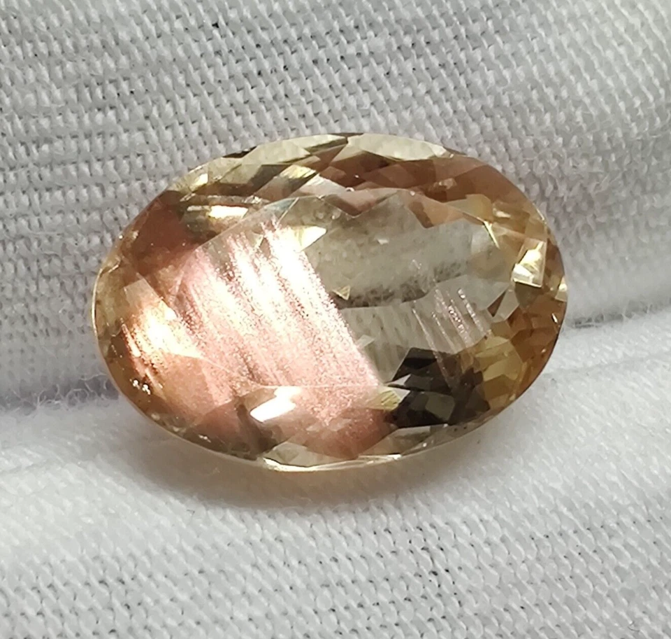 4.1 Cts Natural Pink Schiller Oregon Sunstone Faceted Oval Gemstone Jewelry - Image 4 of 4