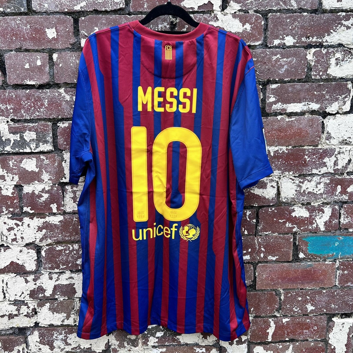 Barcelona 2011-12 Home Classic Football Shirt MESSI 10 Genuine