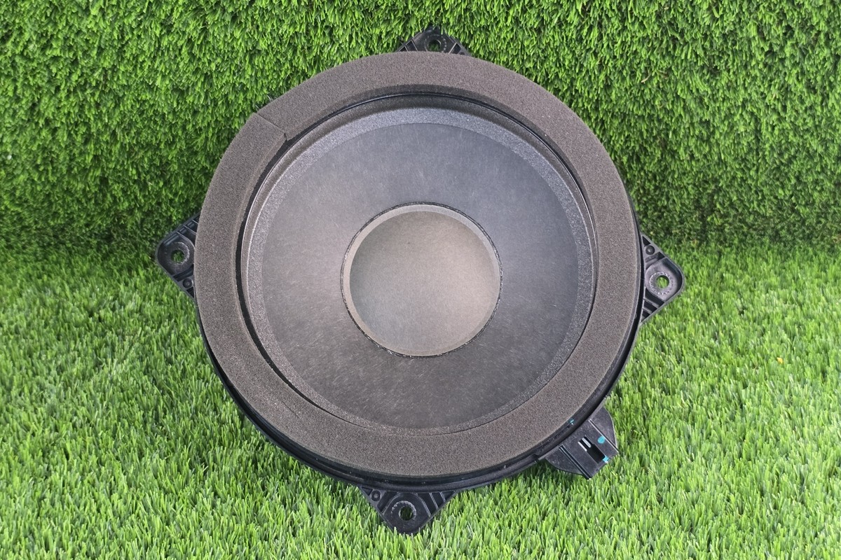 Toyota Rav4 2019-2023 Rear Subwoofer 86150-42070 Factory Oem Used