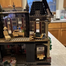 LEGO DC Super Heroes: Batman: Arkham Asylum Breakout (10937) - incomplete set