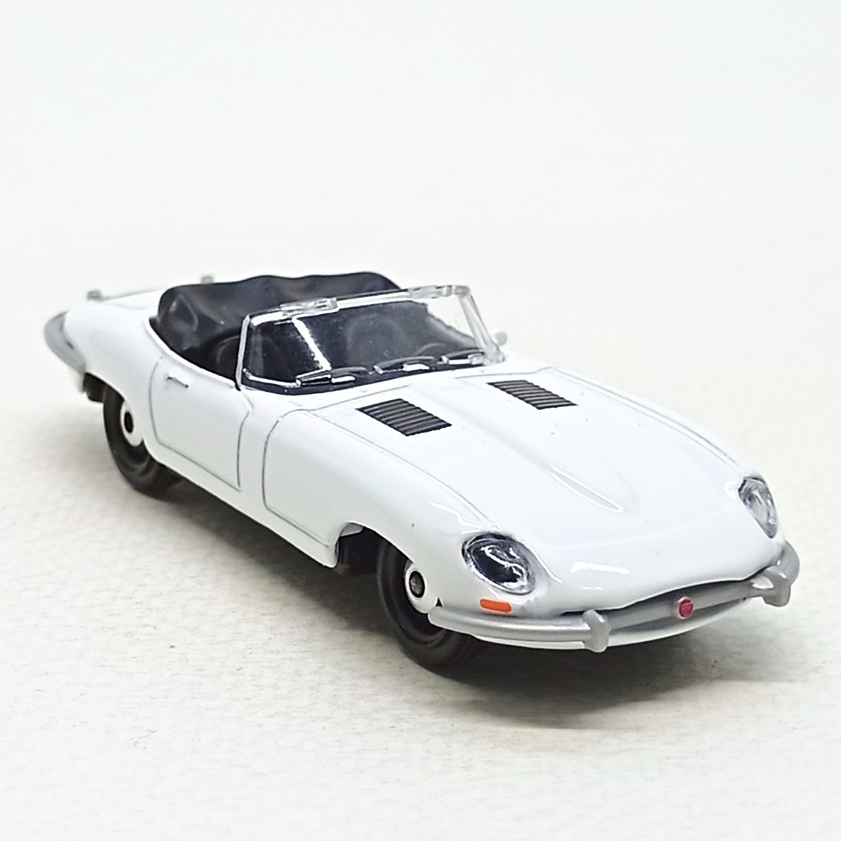 Majorette Jaguar E-type White 1:57 (3
