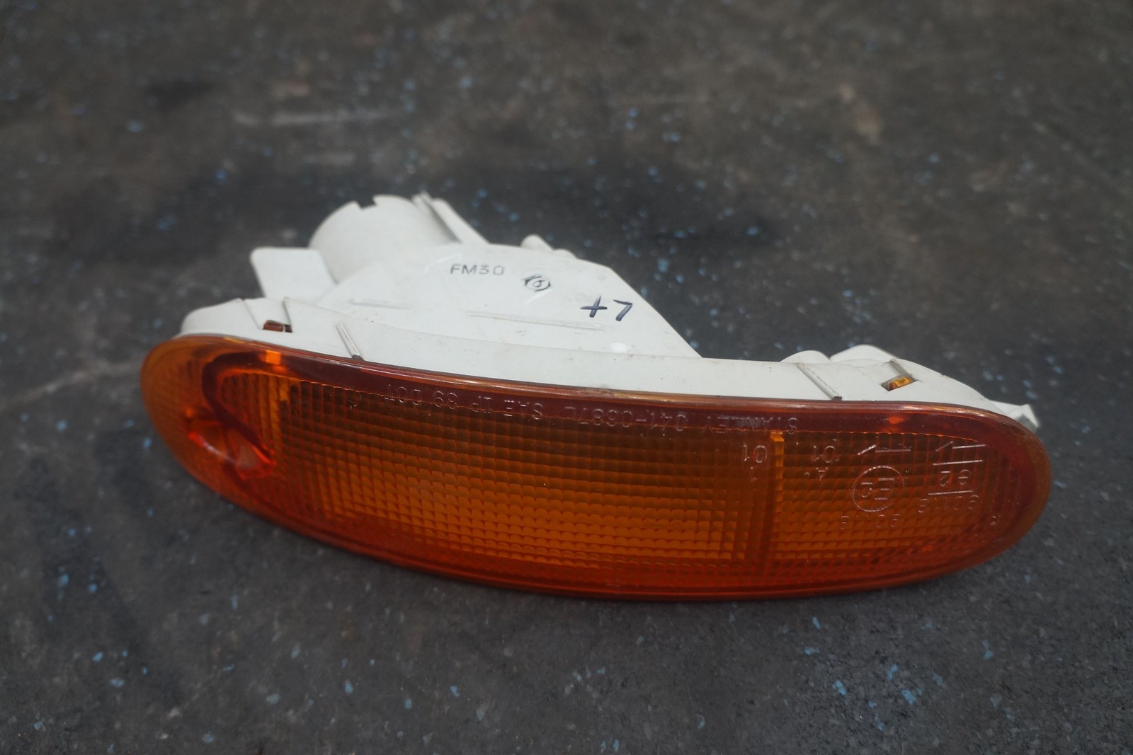 Front Bumper Left Turn Signal Indicator Amber Lamp Housing Aston Martin Db7 1998