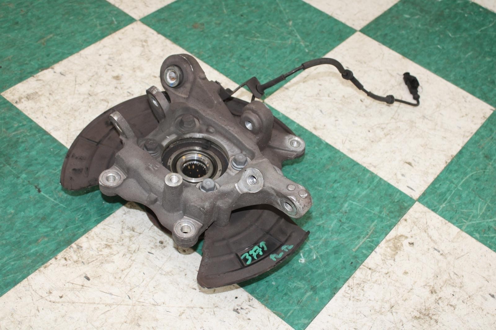 Maserati Ghibli 2014-2017 Rear Right Steering knuckle
