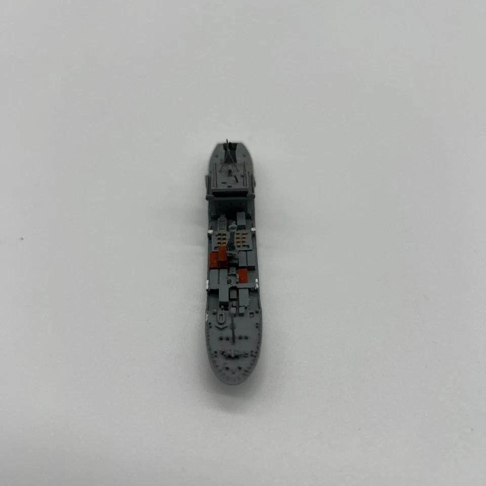 Albatros ALK 54A •Barco de reparación de depósito principal alemán 1993 • Línea de flotación • Escala 1:1250  Foto 3 de 4