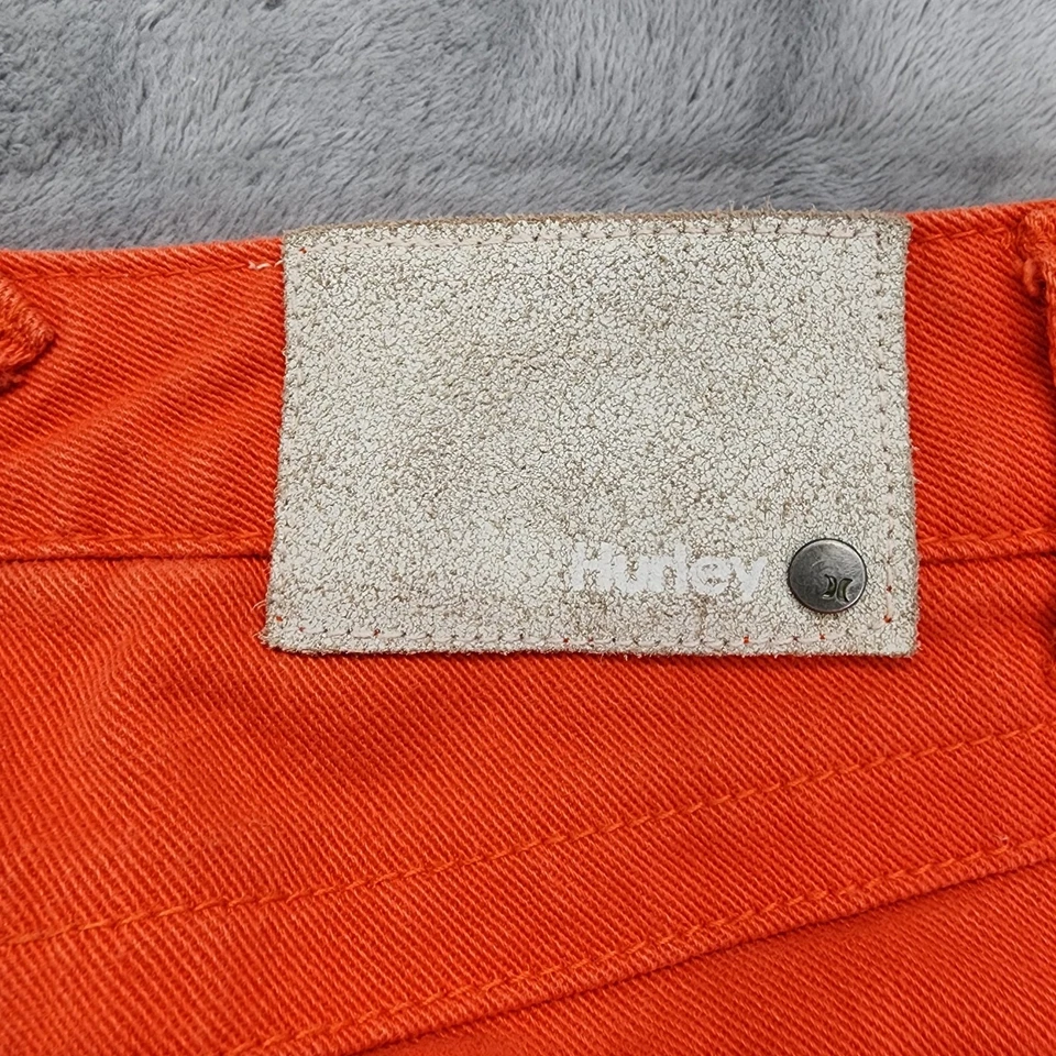 Bermuda Hurley Feminina 5 Juniores Laranja Brilhante Cintura Baixa Skinny Stretch Y2K - Imagem 3 de 4