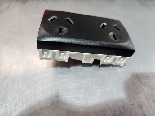 8025LM-BK Twin Switch Socket Outlet Modena/Strato 250VAC 10A Horizontal Blue LED - Picture 12 of 14