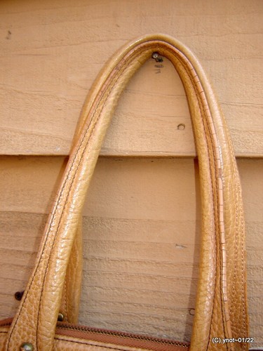 Bolso de Mano KENNETH COLE Cuero Genuino Guijarros Estilo Tradicional - Imagen 5 de 9