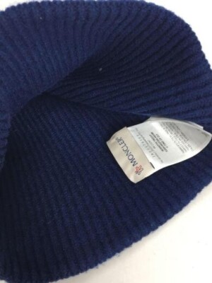 モンクレール　BERRETTO TRICOT KNITTED CAP 最終値下げ Moncler BERRETTO TRICOT White CRYSTAL-EMBELLISHED FUR POMPOM