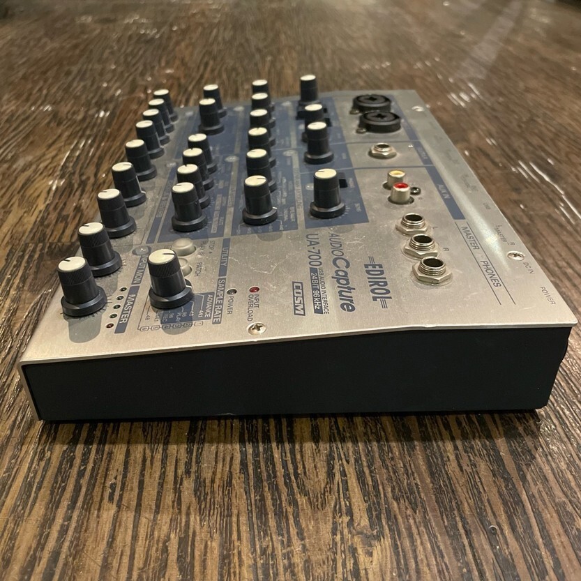 EDIROL UA-700 USBオーディオインターフェース Amazon.co.jp: Roland UA-700 USBオーディオインターフェース