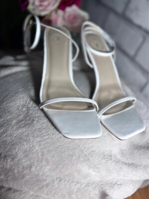 Missguided Wf barely there mid heel sandals color white uk size 5,6