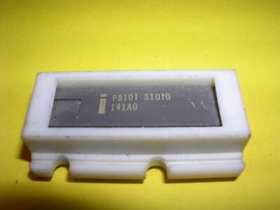 Intel P8101 (C8101) 1024-Bit (256 x 4) Static RAM w/Separate I/O