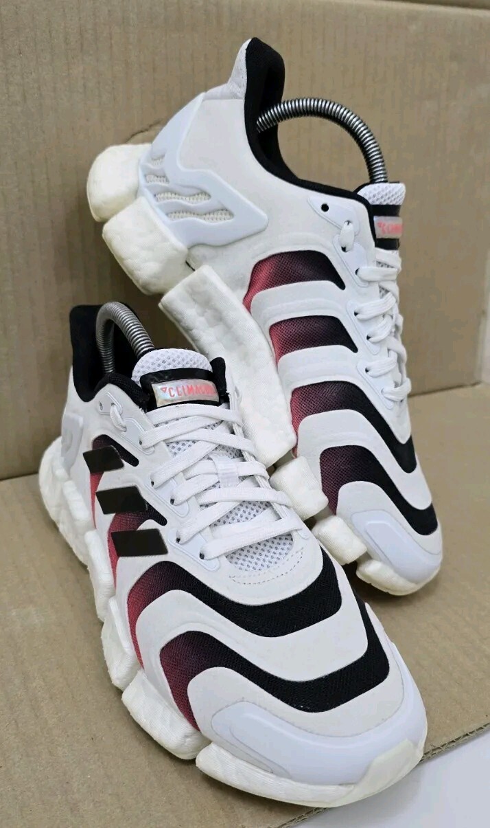 Foto 1 di 10