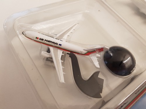 Schabak, Flugmodelle aus Metall M1:500 und Estes Holzbausatz (FA2) - Bild 2 von 8