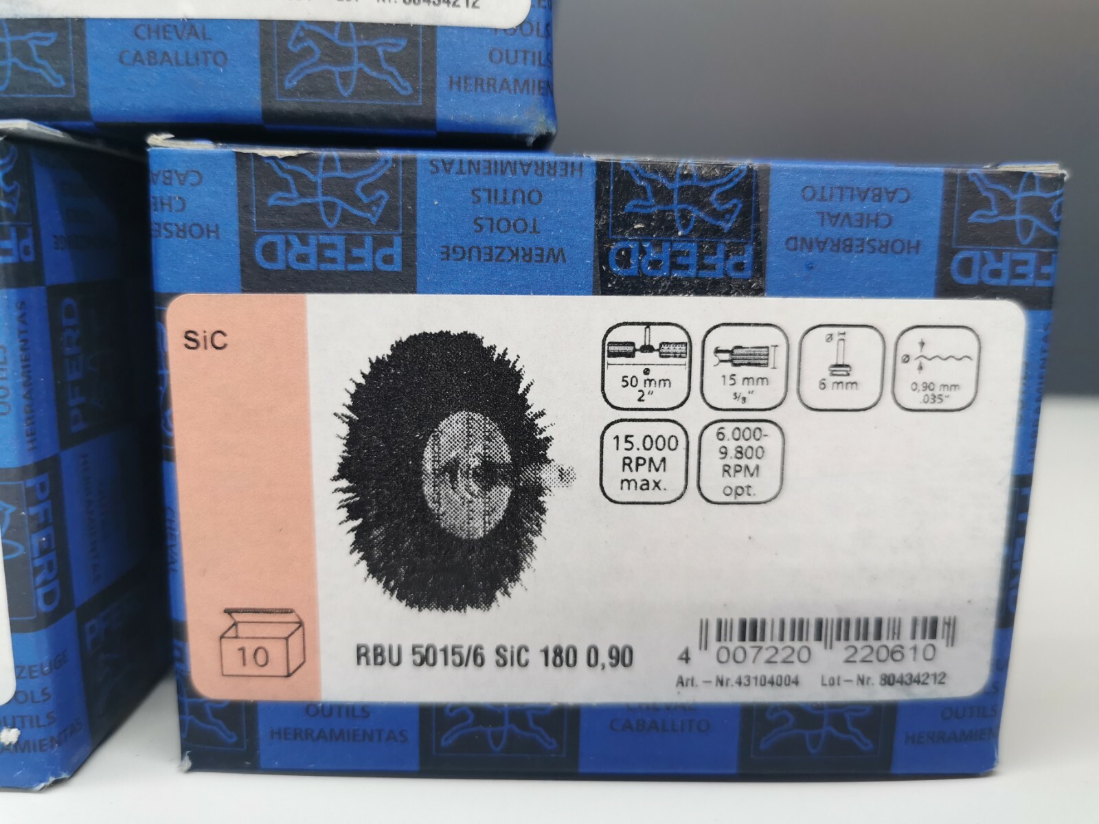 Brosse ronde avec tige Pferd au carbure de silicium pour un ébavurage net sans rayure