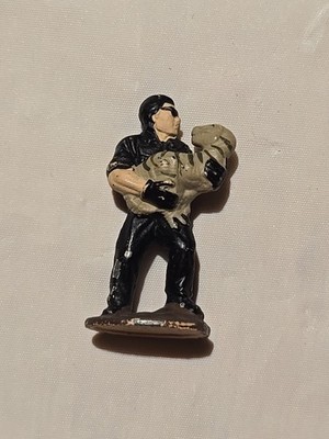 Jurassic Park Mini Figure Man Holding Raptor 1.25 Inches Tall