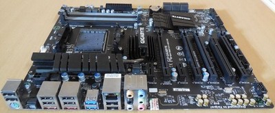 Gigabyte GA-990FXA-UD3 R5 Rev 1.0 Mainboard Sockel AM3+ PCIe DDR3 USB3.0* m1165