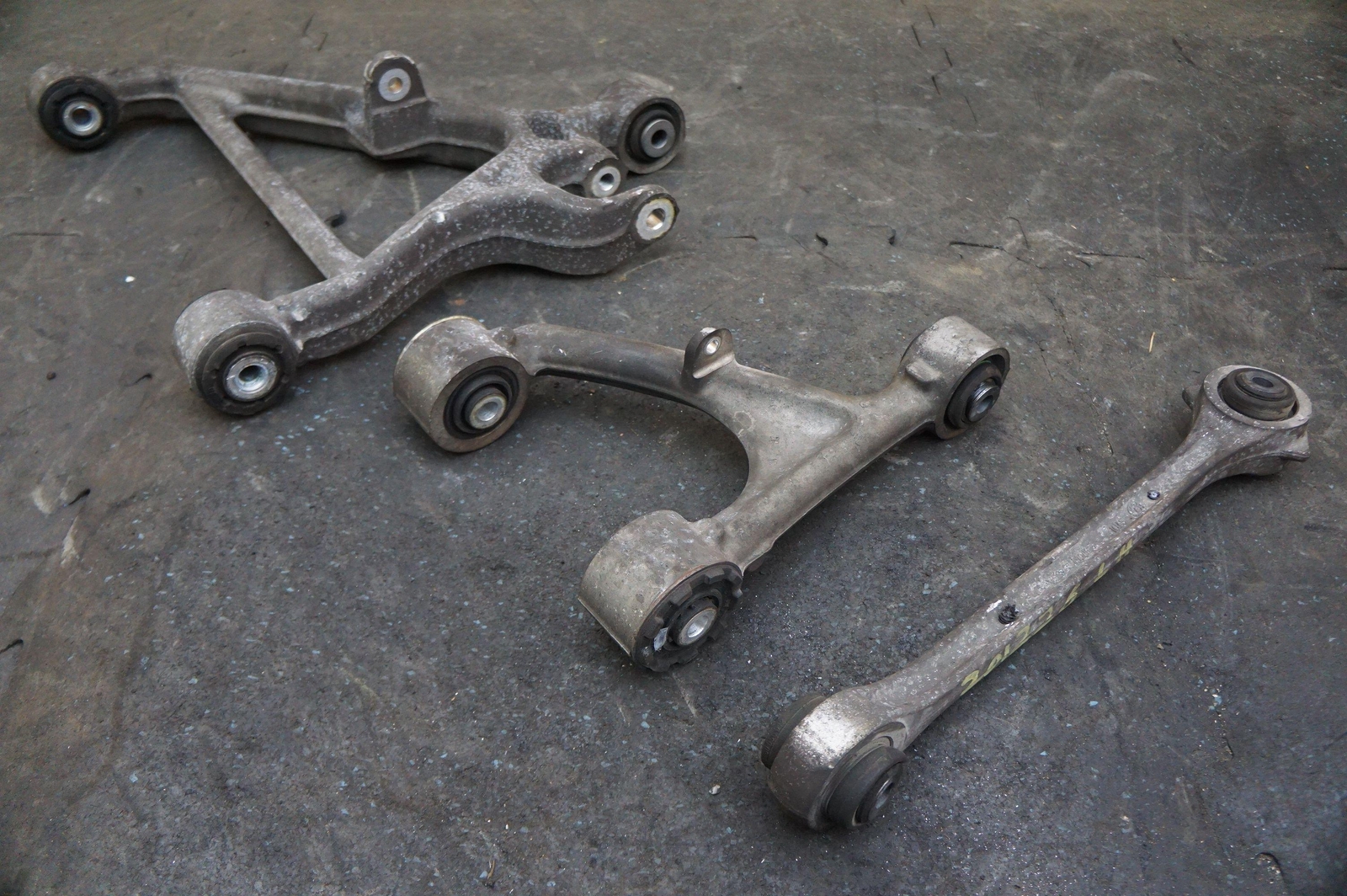 Set Rear Left Control Arm 6g33-5b531-ae 6g33-5k743-aa Aston Martin V8 Vantage 07