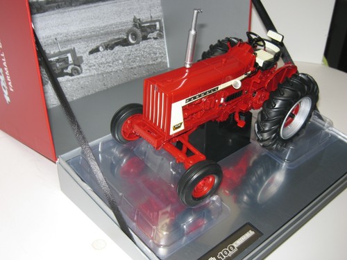 1/16 FARMALL 806 EDICIÓN ESPECIAL ""100 años de Farmall"" NUEVO EN CAJA producción limitada - Imagen 5 de 6