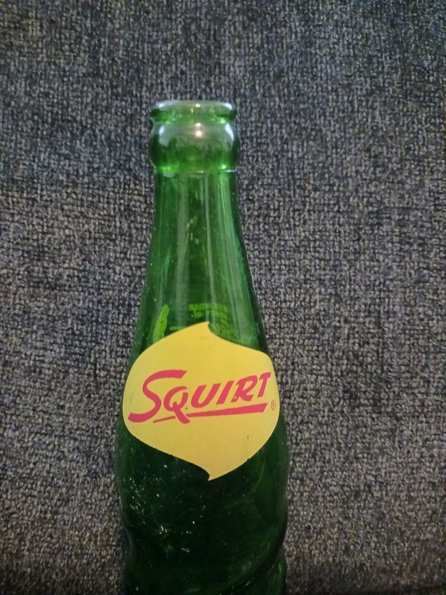Vintage SQUIRT Green Glass 12 Oz. Large TWIST SWIRL Bottle Soda | eBay