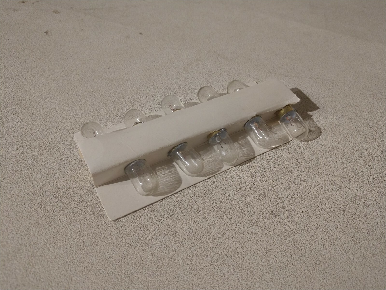 GE Automotive Miniature 6 Volt Light Bulb Pack Of 10 Part # 1850 - Foto 2