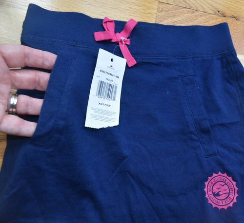 NWT Girl’s Tommy Hilfiger blue short cotton mini skirt (XS 4-5) pink bow & logo - Picture 2 of 4