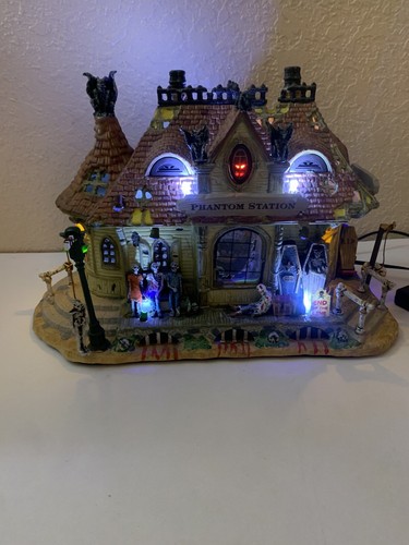 Figurine Lemax Spooky Town – Accessoire De Village Halloween 2023 – 6,5 X 5,9 Cm – Fille Et Chien Déguisés