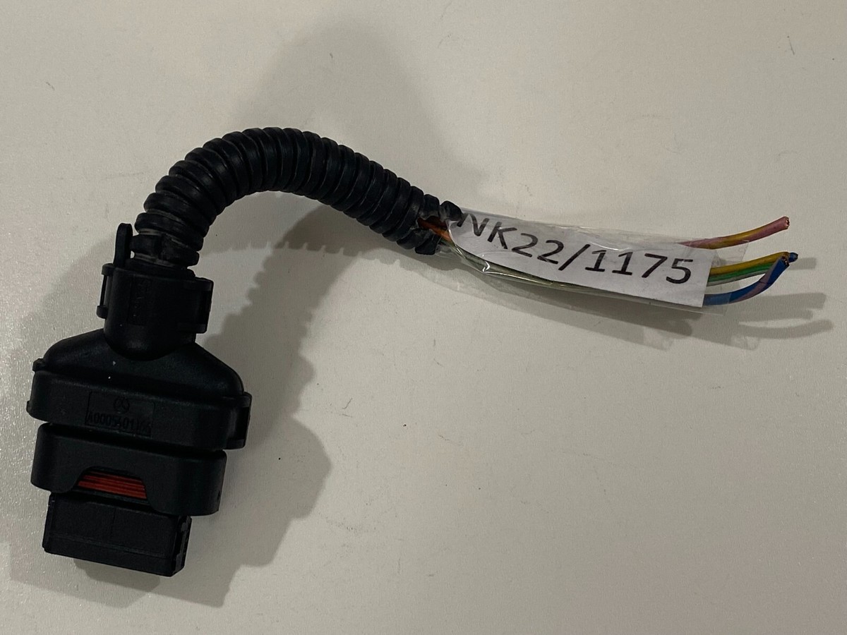 Mercedes Benz Engine Wiring Loom Harness Plug Connector 0285452826 